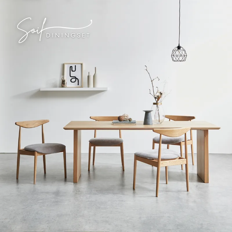 ダイニングセットの選び方で参考になるsoilシリーズ5点セットGY。グレージュ×木目のテーブルとチェアが統一されたコーディネート